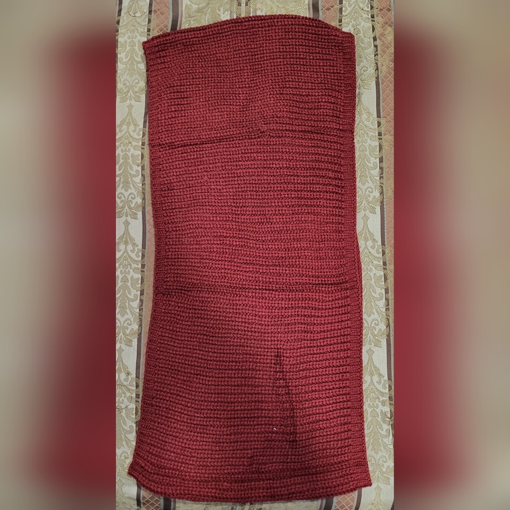 Neosan Coral Acrylic Infinity Knit Scarf 29" x 13" EC Maroon